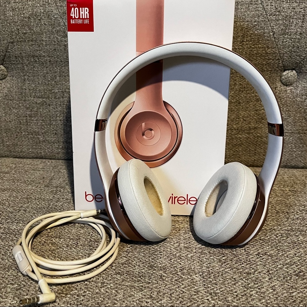 💖sold💖Beats Solo 3 wireless Headphones in Rose Gold - Picture 2 of 5